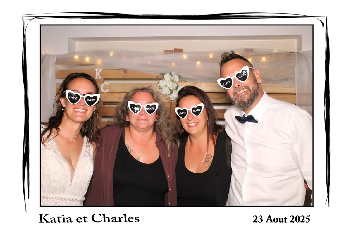 borne-selfie-ardennes08-2 location borne selfie photobooth borne photo selfiebooth photomaton ardennes 08 Charleville-Mézières Sedan Carignan Rethel mariage anniversaire entreprise pas cher tarif