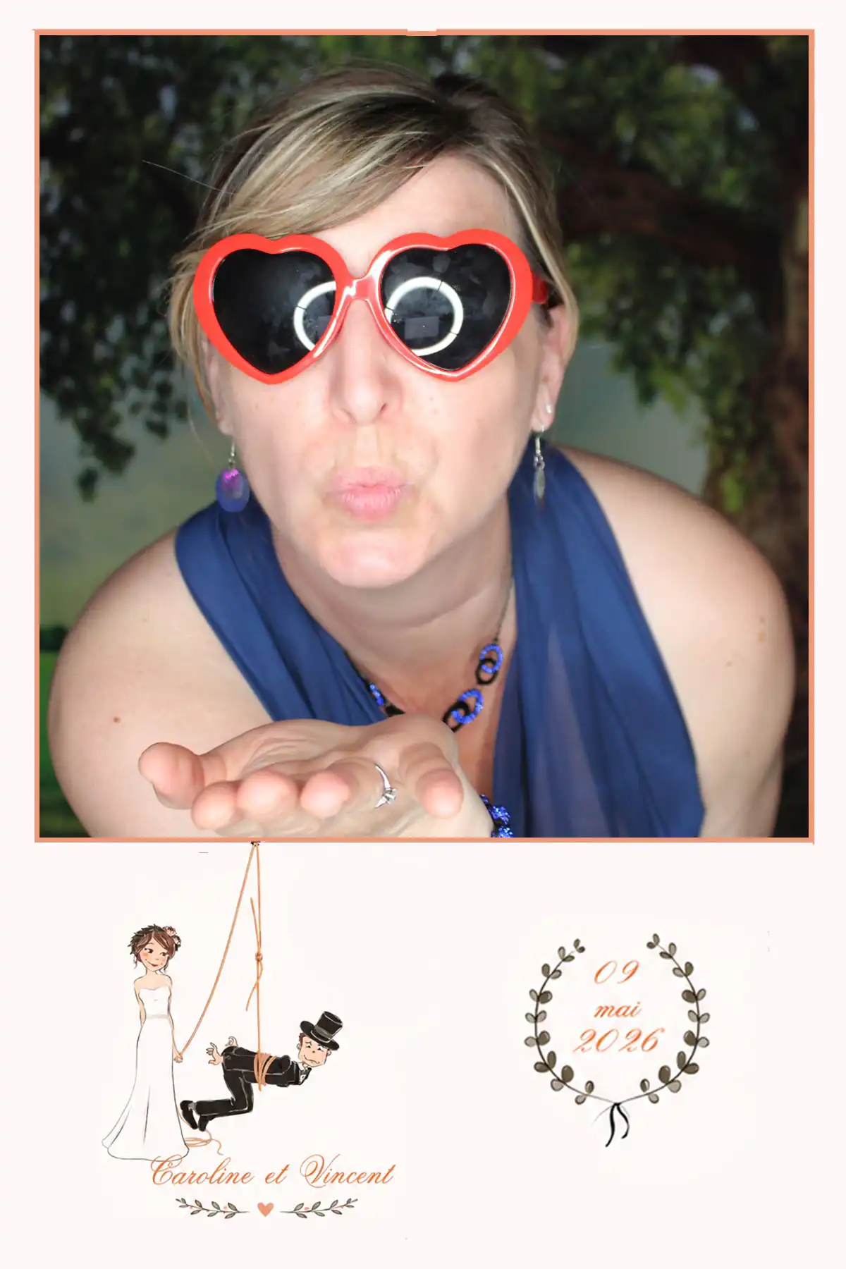 location borne selfie photobooth borne photo selfiebooth photomaton ardennes 08 Charleville-Mézières Sedan Carignan Rethel mariage anniversaire entreprise pas cher tarif