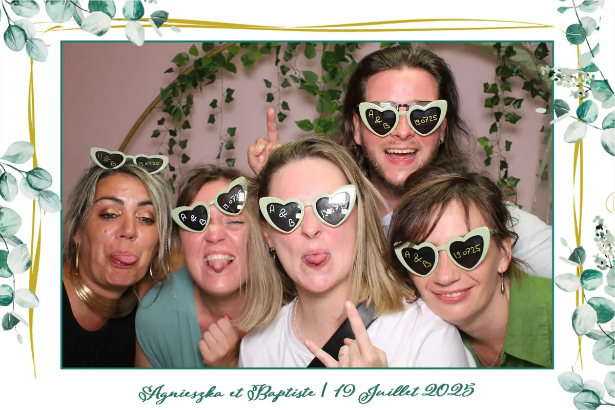 borne-selfie-ardennes08-5 location borne selfie photobooth borne photo selfiebooth photomaton ardennes 08 Charleville-Mézières Sedan Carignan Rethel mariage anniversaire entreprise pas cher tarif